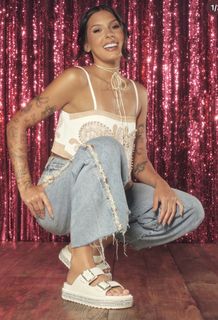Ana Castela feet photo 2