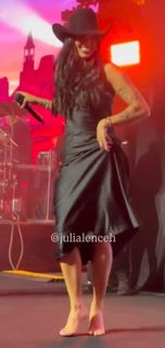 Ana Castela feet photo 5