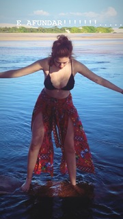 Ana Clara Lima feet photo thumbnail