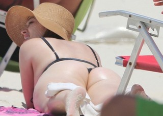 Ana Clara Lima feet photo thumbnail