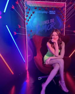 Ana Clara Lima feet photo thumbnail
