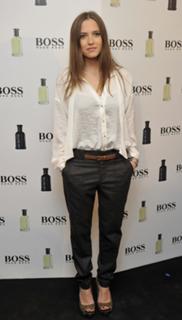 Ana Fernández feet photo thumbnail