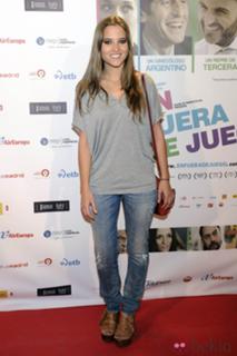 Ana Fernández feet photo thumbnail