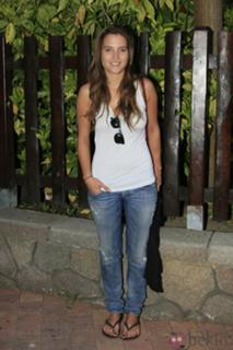 Ana Fernández feet photo thumbnail