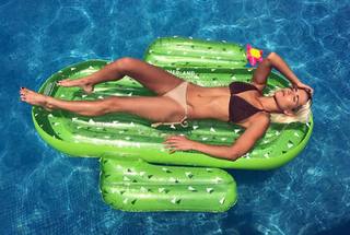 Ana Fernández feet photo thumbnail