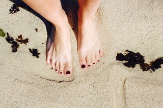 Ana Fernández feet photo thumbnail