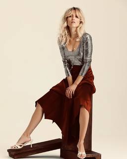 Ana Fernández feet photo thumbnail