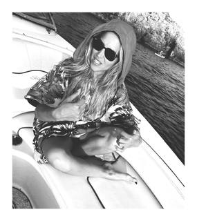 Ana Fernández feet photo thumbnail