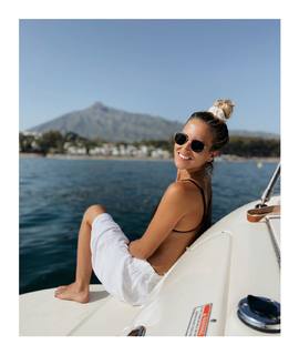 Ana Fernández feet photo thumbnail