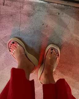 Ana Fernández feet photo thumbnail
