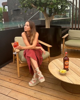 Ana Fernández feet photo thumbnail