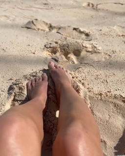 Ana Fernández feet photo thumbnail