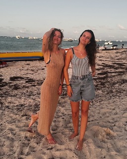 Ana Fernández feet photo thumbnail