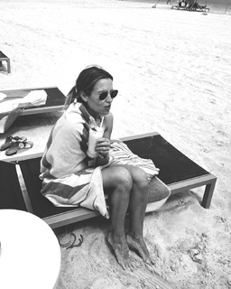 Ana Fernández feet photo thumbnail