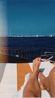 Ana Fernández feet photo thumbnail