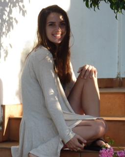 Ana Free feet photo 16