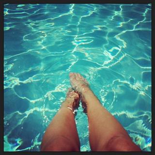 Ana Free feet photo 8