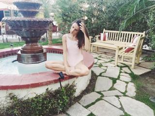 Ana Free feet photo 8