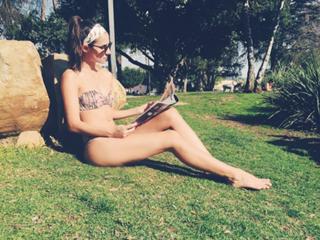 Ana Free feet photo 6