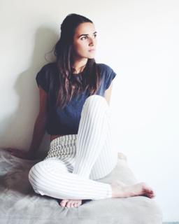 Ana Free feet photo 16
