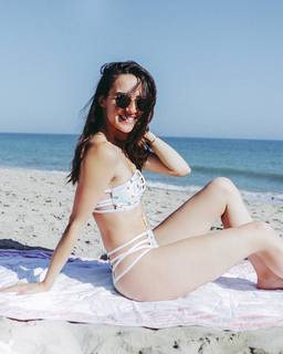 Ana Free feet photo 2