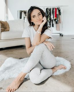 Ana Free feet photo 19