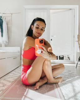 Ana Free feet photo 2