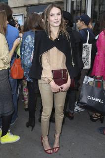 Ana Girardot feet photo 7