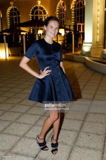 Ana Girardot feet photo 10