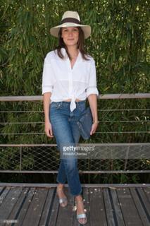Ana Girardot feet photo 9