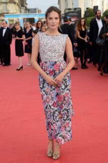 Ana Girardot feet photo 2