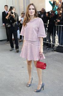 Ana Girardot feet photo 11