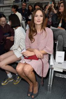 Ana Girardot feet photo 10