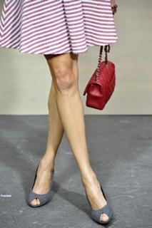 Ana Girardot feet photo 8