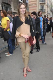 Ana Girardot feet photo 5