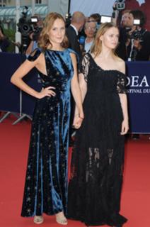 Ana Girardot feet photo 11