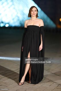 Ana Girardot feet photo 4
