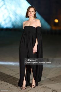 Ana Girardot feet photo 3