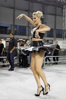 Ana Hickmann feet photo thumbnail