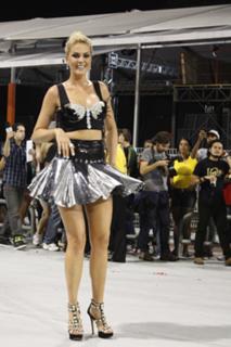 Ana Hickmann feet photo thumbnail