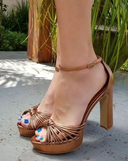 Ana Hickmann feet photo thumbnail