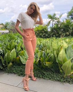 Ana Hickmann feet photo thumbnail