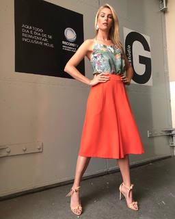 Ana Hickmann feet photo thumbnail