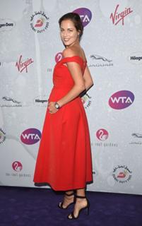 Ana Ivanovic feet photo thumbnail