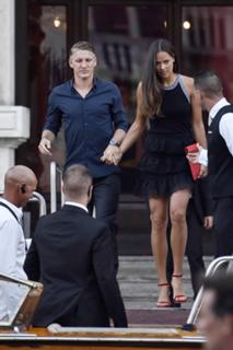 Ana Ivanovic feet photo thumbnail