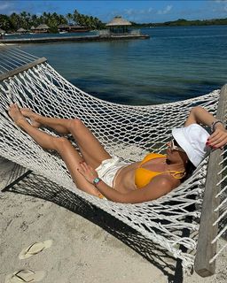 Ana Ivanovic feet photo thumbnail