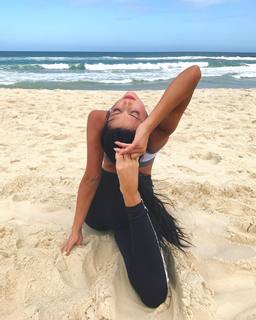 Ana Julia Dorigon feet photo 11