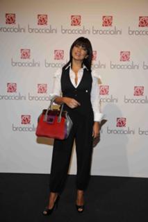 Ana Laura Ribas feet photo 3