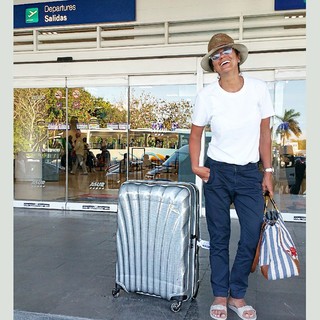 Ana Laura Ribas feet photo 17