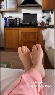 Ana Laura Ribas feet photo 10